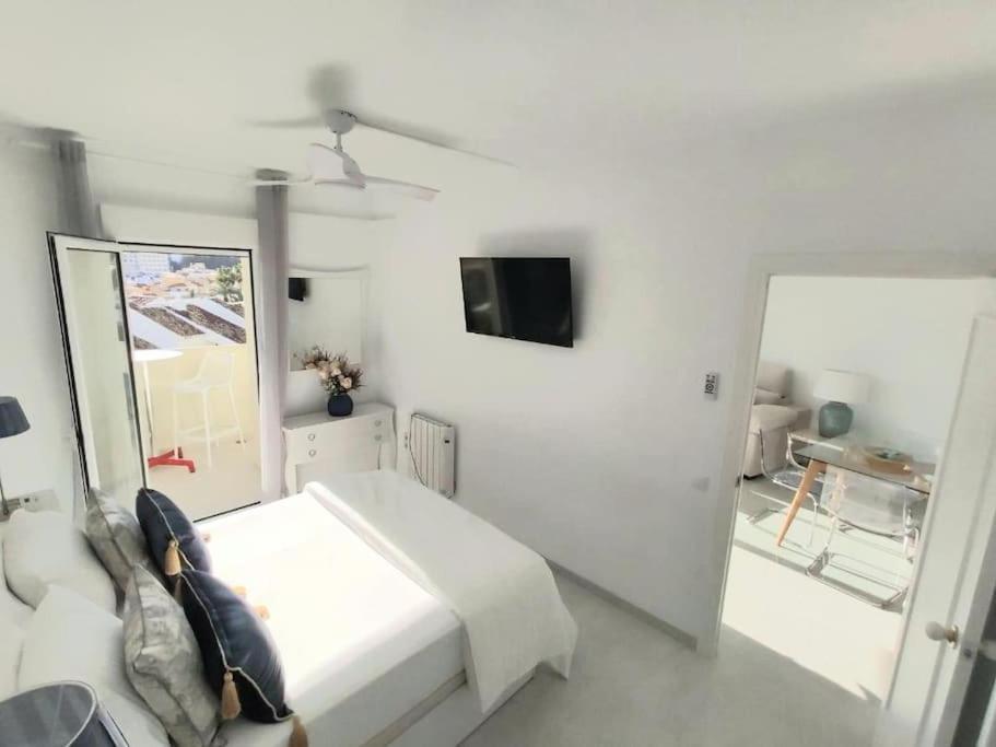 Apartment Lux. Frontbeach-terrace. 5 Pools.tv. 2 A.c.netflix Benalmádena